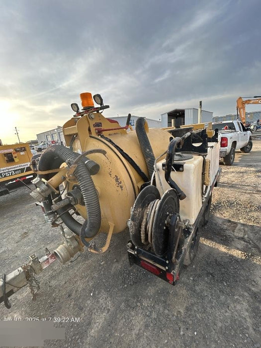 2022 Vac-Tron LP573XDT T4 Koehler Diesel Engine, 500 Gallon Debris Tank, x2 100 Gallon Water Tanks