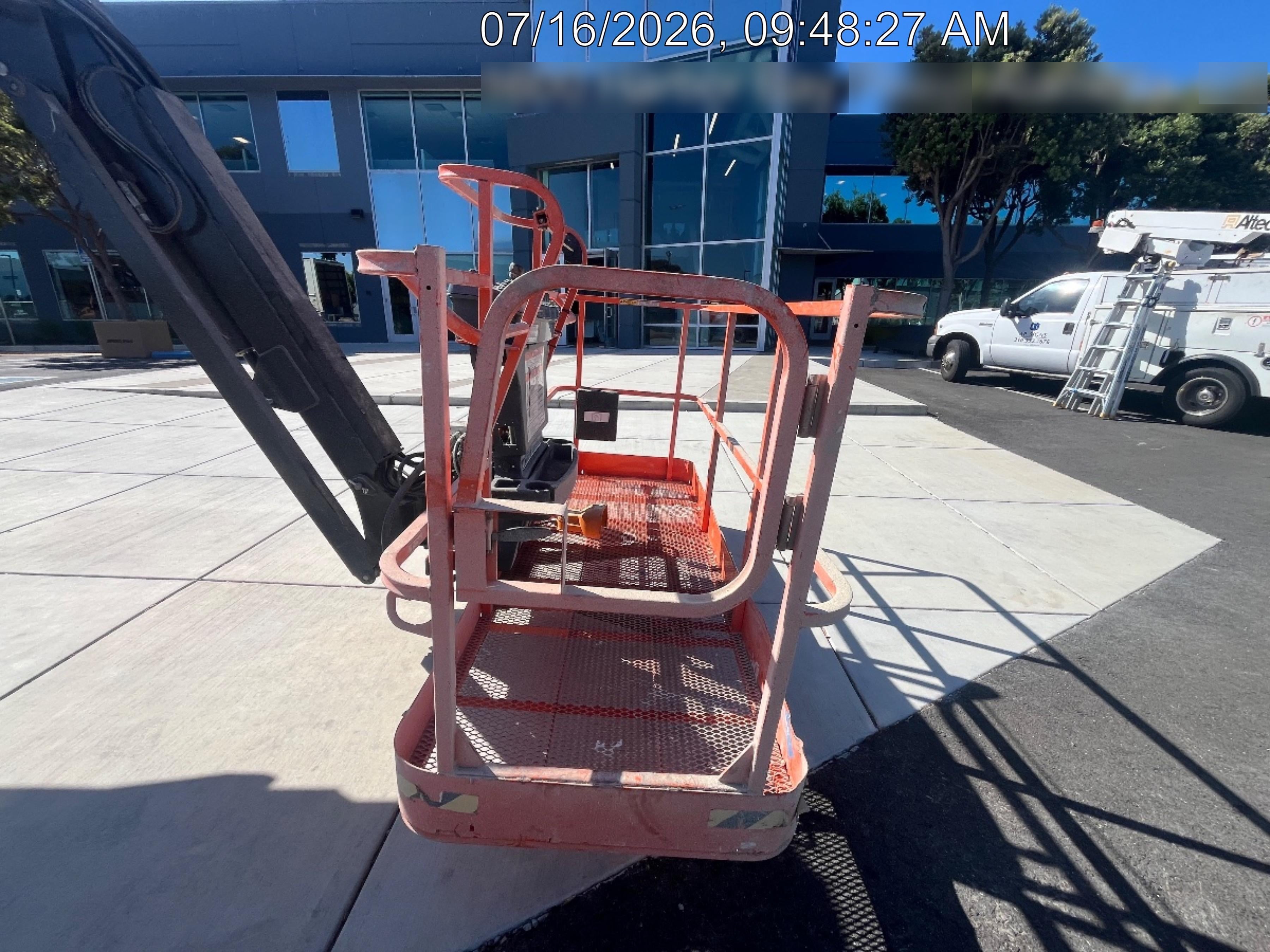 2025 JLG 660SJ
