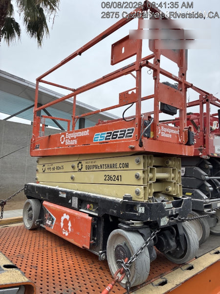 2022 JLG ES2632