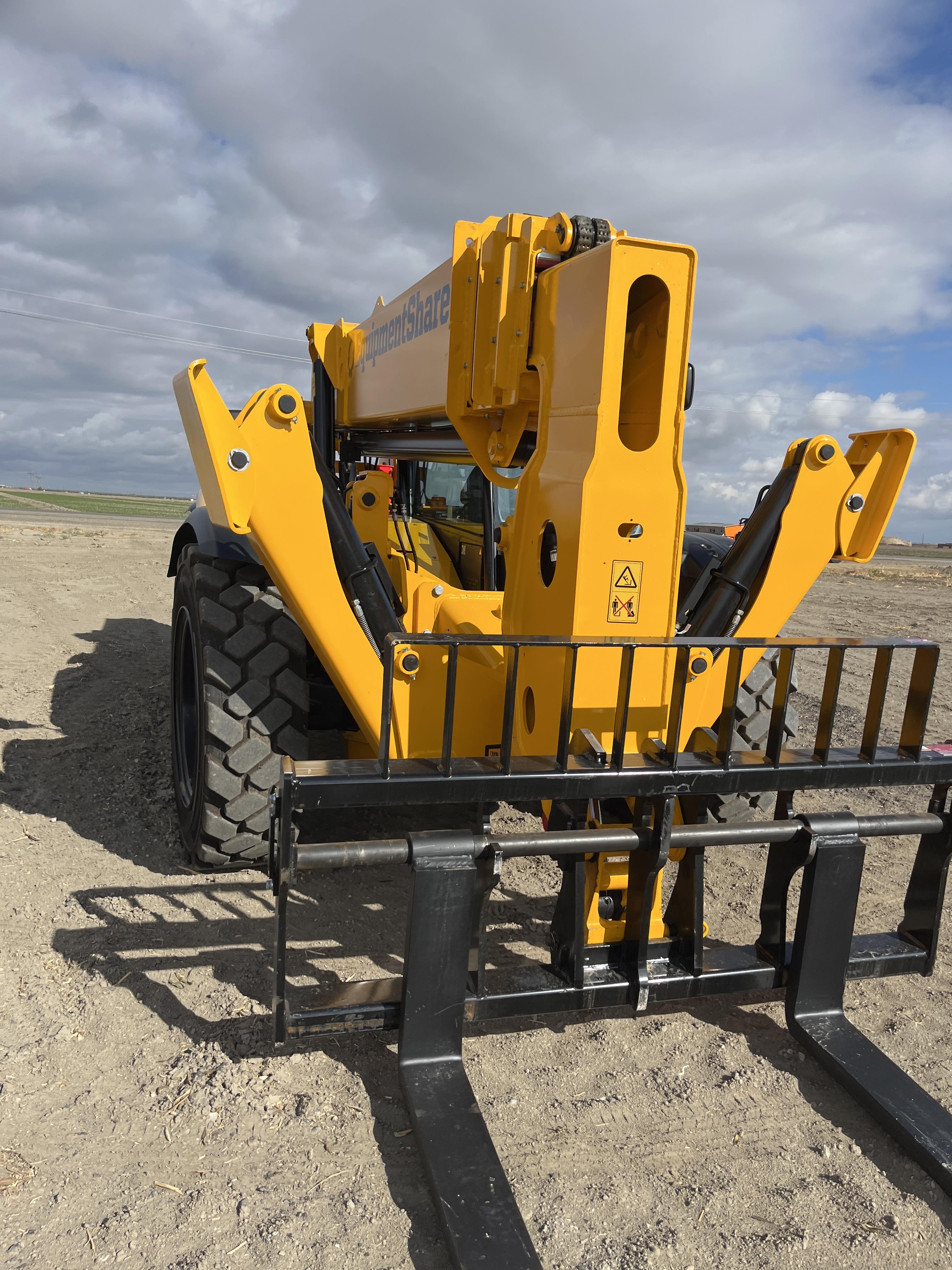 2024 JCB 510-56