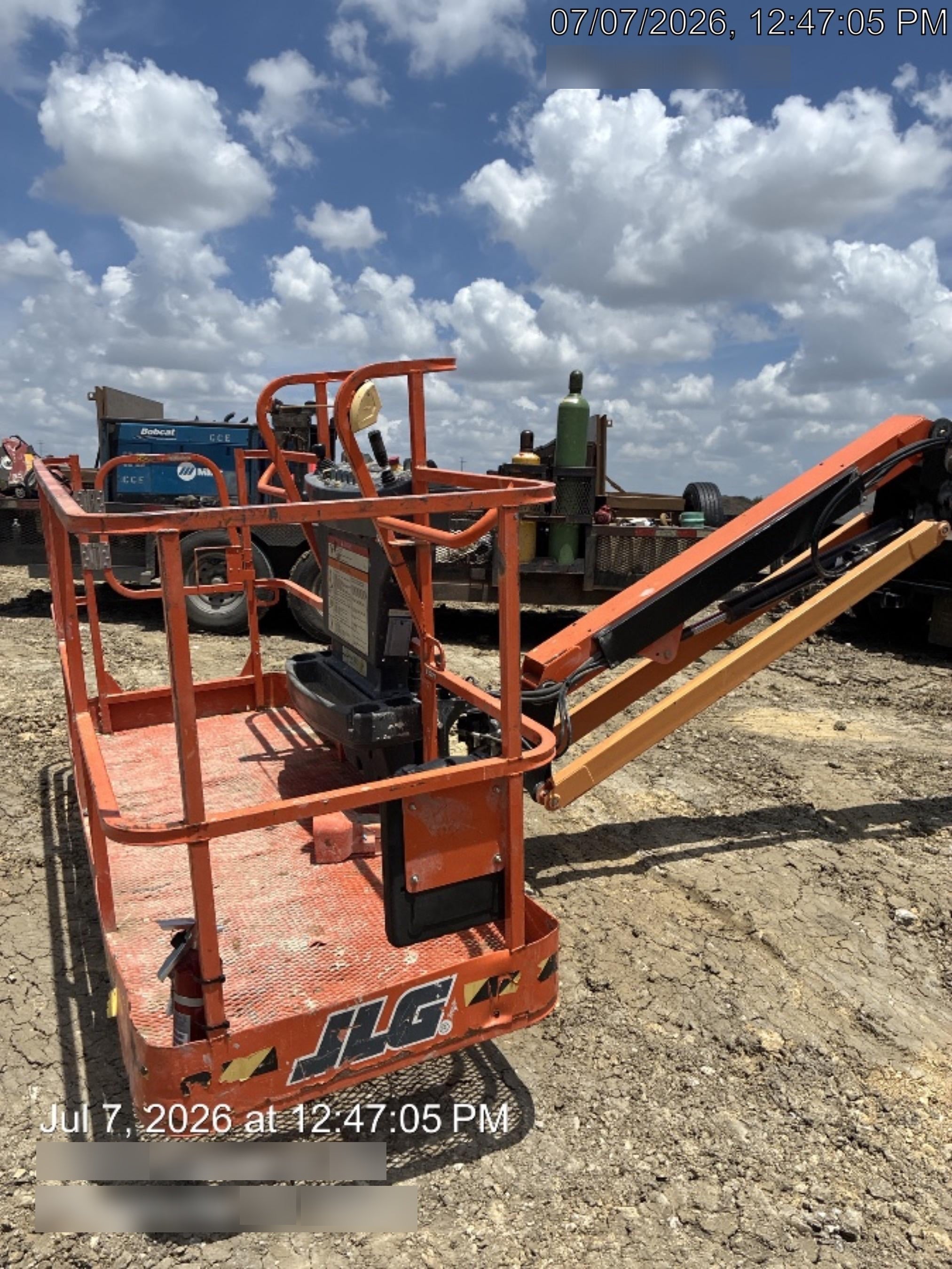 2023 JLG 460SJ