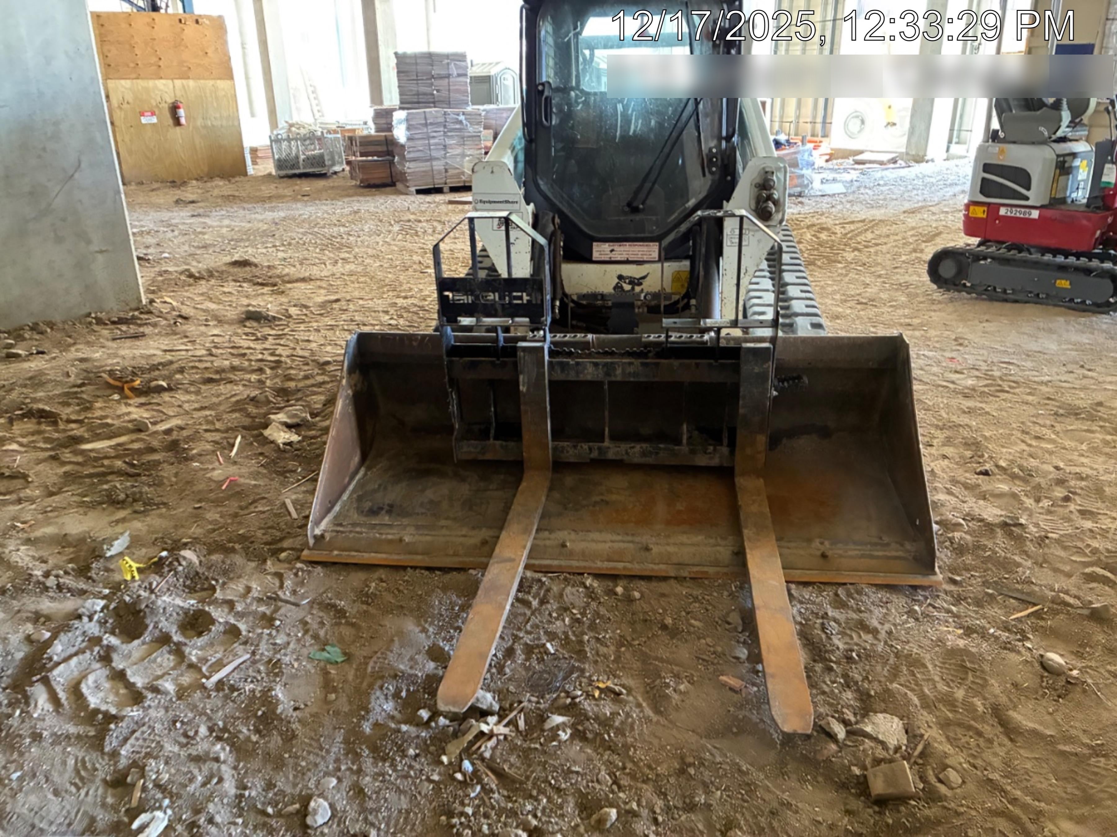 2022 TAKEUCHI 48" Pallet Forks - Takeuchi