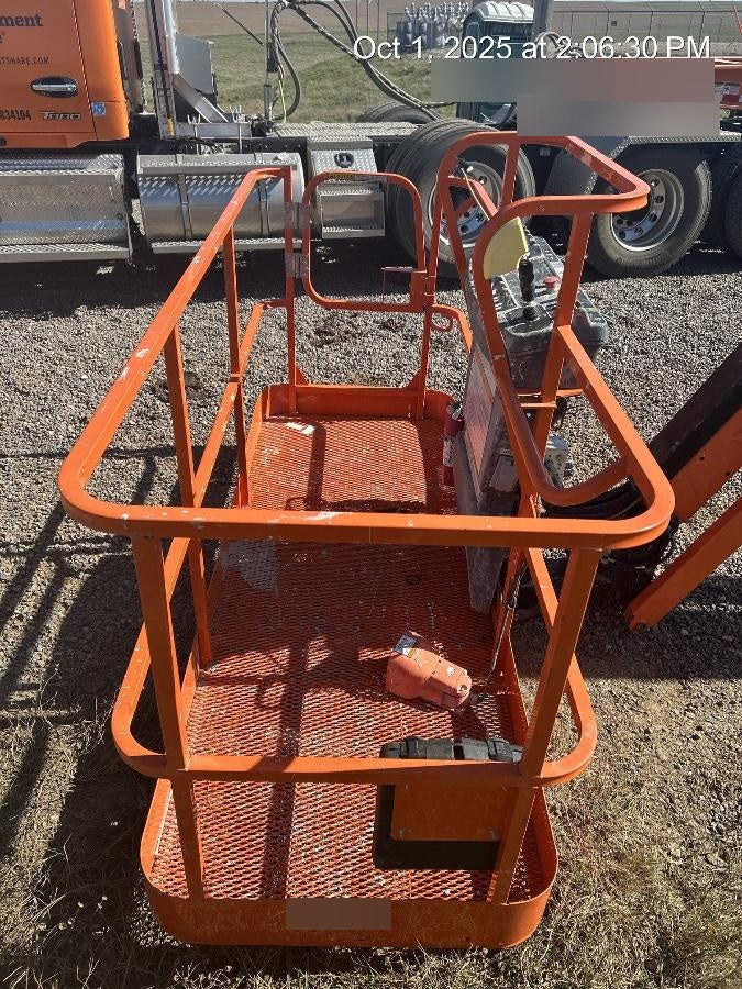 2019 JLG 660SJ