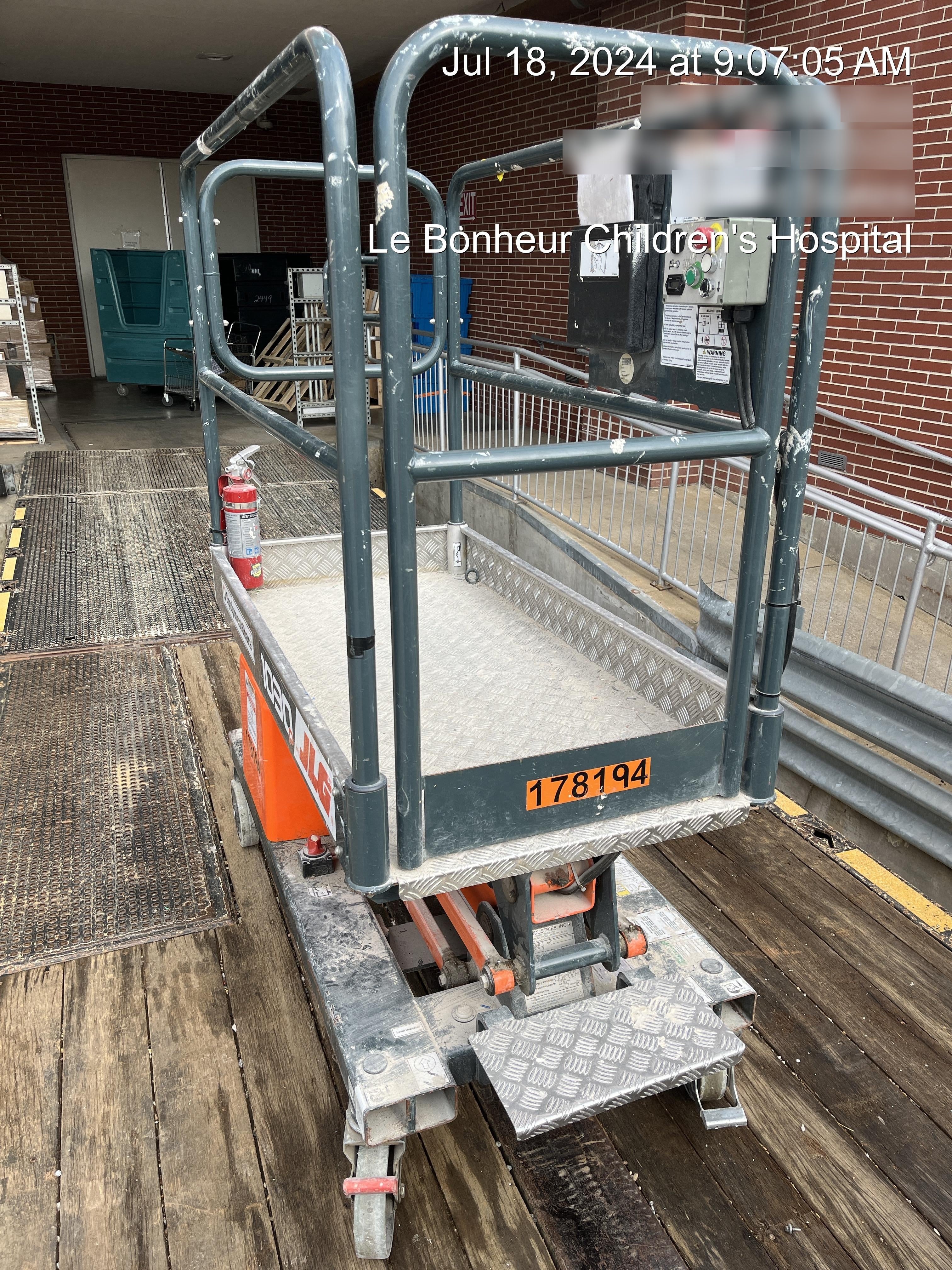 2021 JLG 1030P
