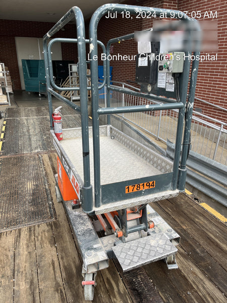 2021 JLG 1030P