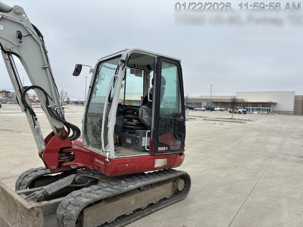 2024 TAKEUCHI TB250-2CR