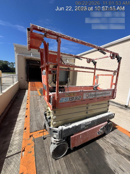2021 JLG ES1932