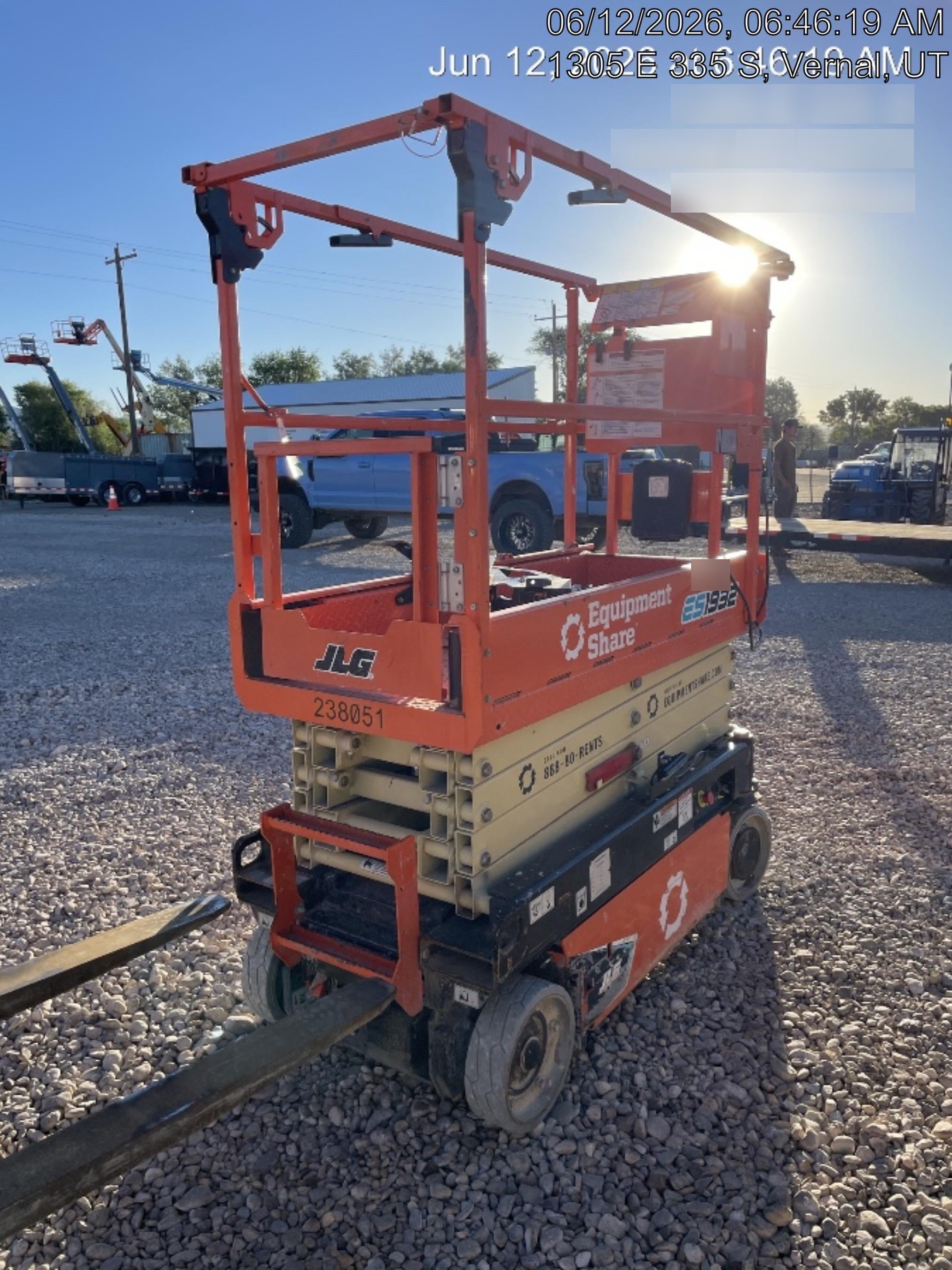 2022 JLG ES1932