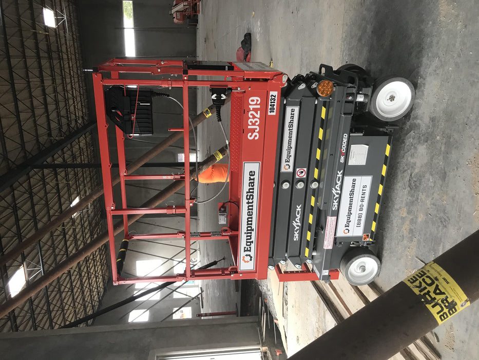 2020 Skyjack SJIII-3219 Solid NM Tires, Half height spring hinged entry gate, Dual Beacons, 800W Inverter