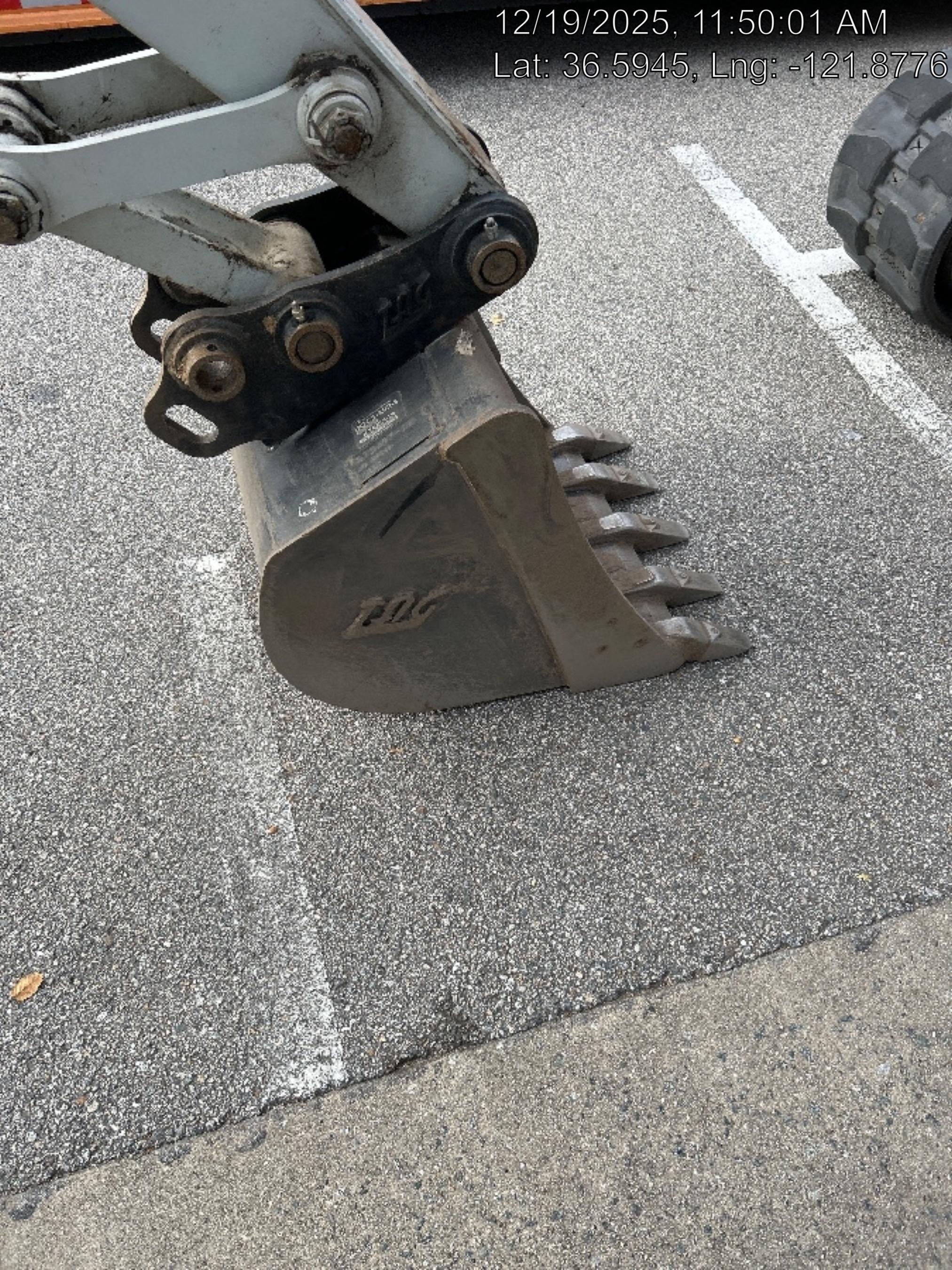 2025 TAKEUCHI 24" Bucket Takeuchi