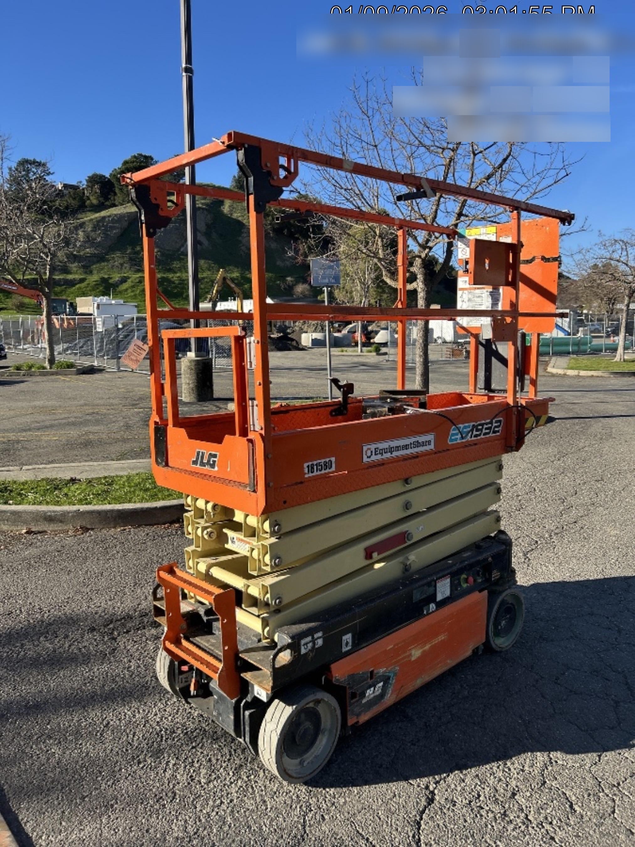 2021 JLG ES1932