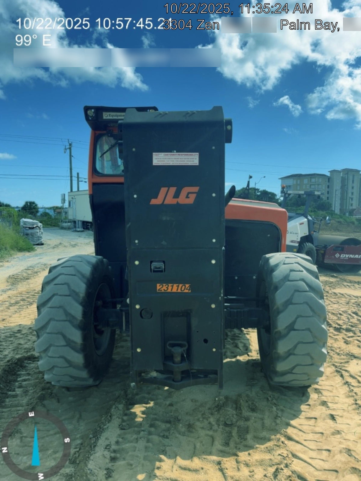 2022 JLG 1075