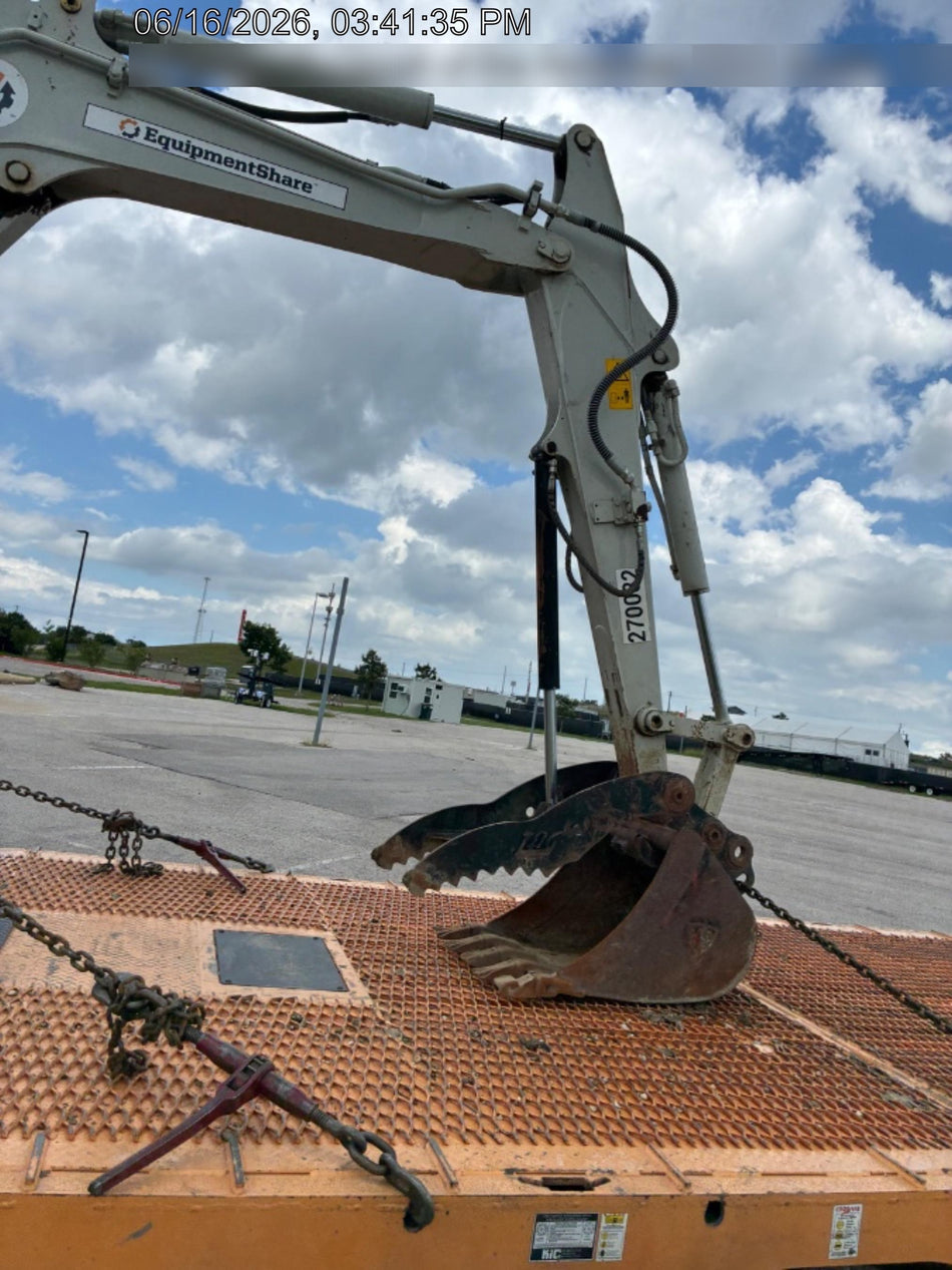2022 TAKEUCHI TB250-2R