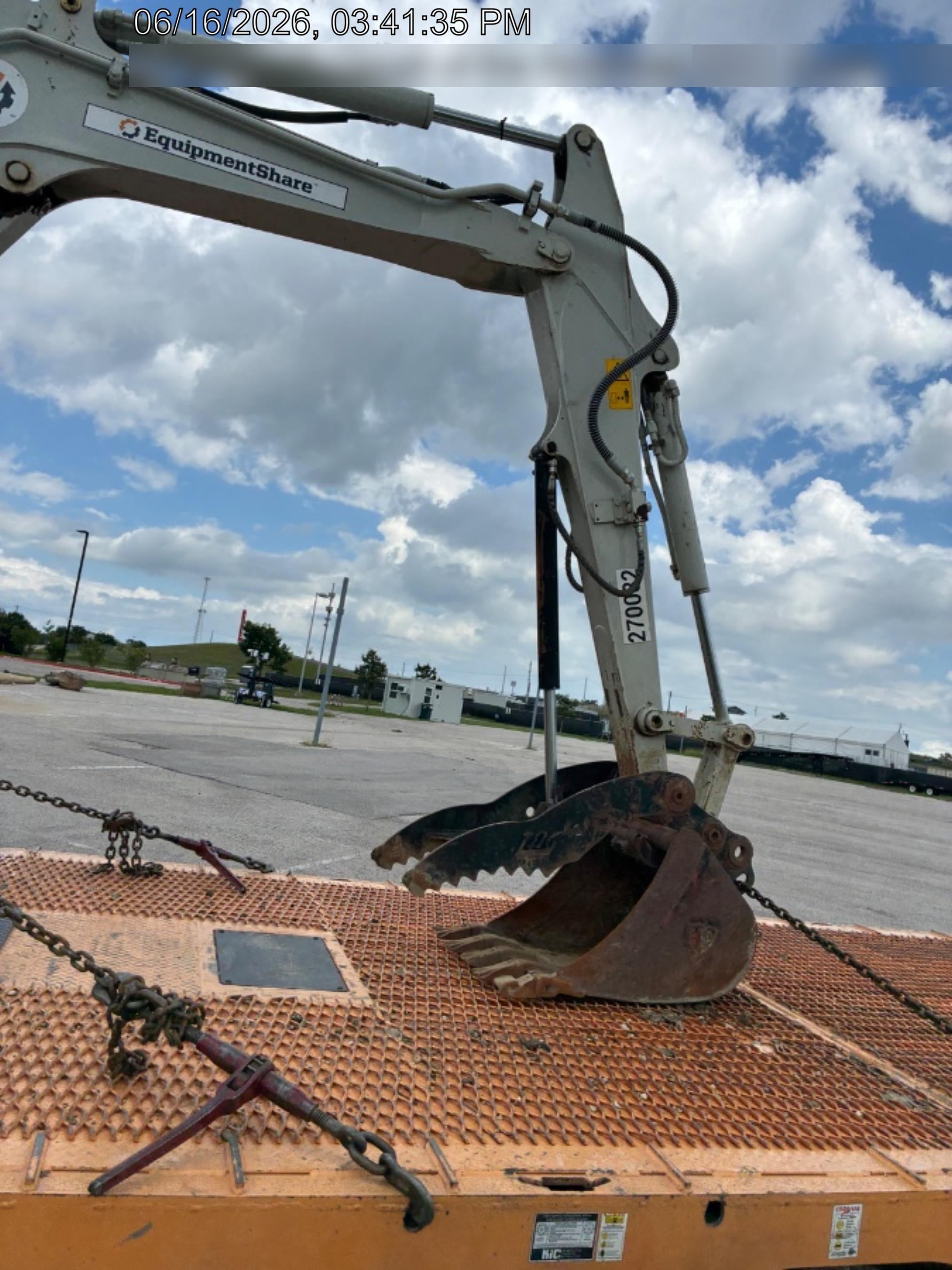 2022 TAKEUCHI TB250-2R