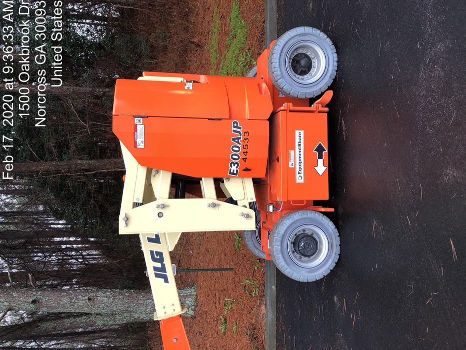 2019 JLG E300AJP