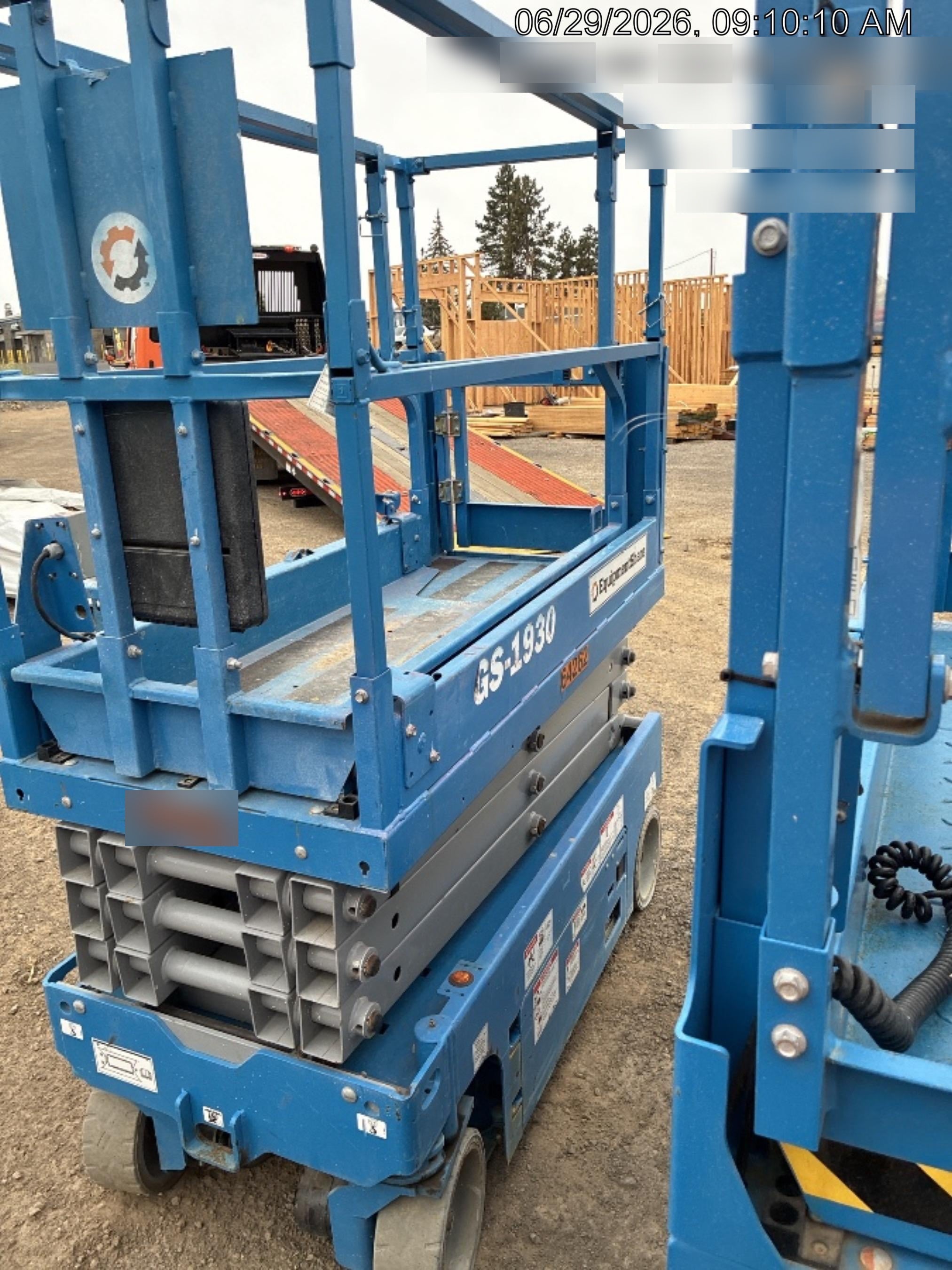 2020 Genie GS-1930 Solid Non Marking Tires, Beacon, Folding rails with half height swing gate, 800W Inverter