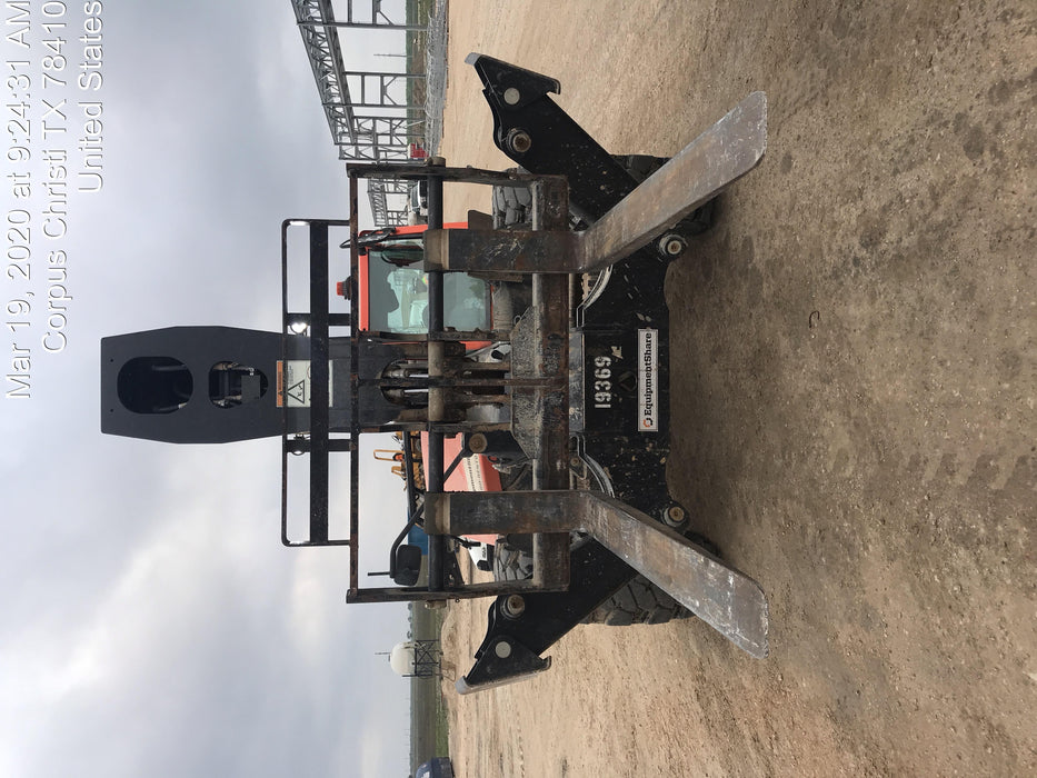 2019 JLG 1255 JLG 1255 T4F w/Full Cab, HVAC, Solid Tires, Work Lights/Beacon, 60" Carriage/Forks