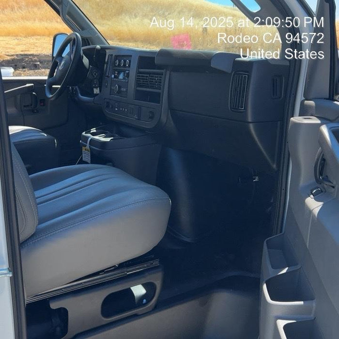 2025 CHEVROLET Express Van - Rental