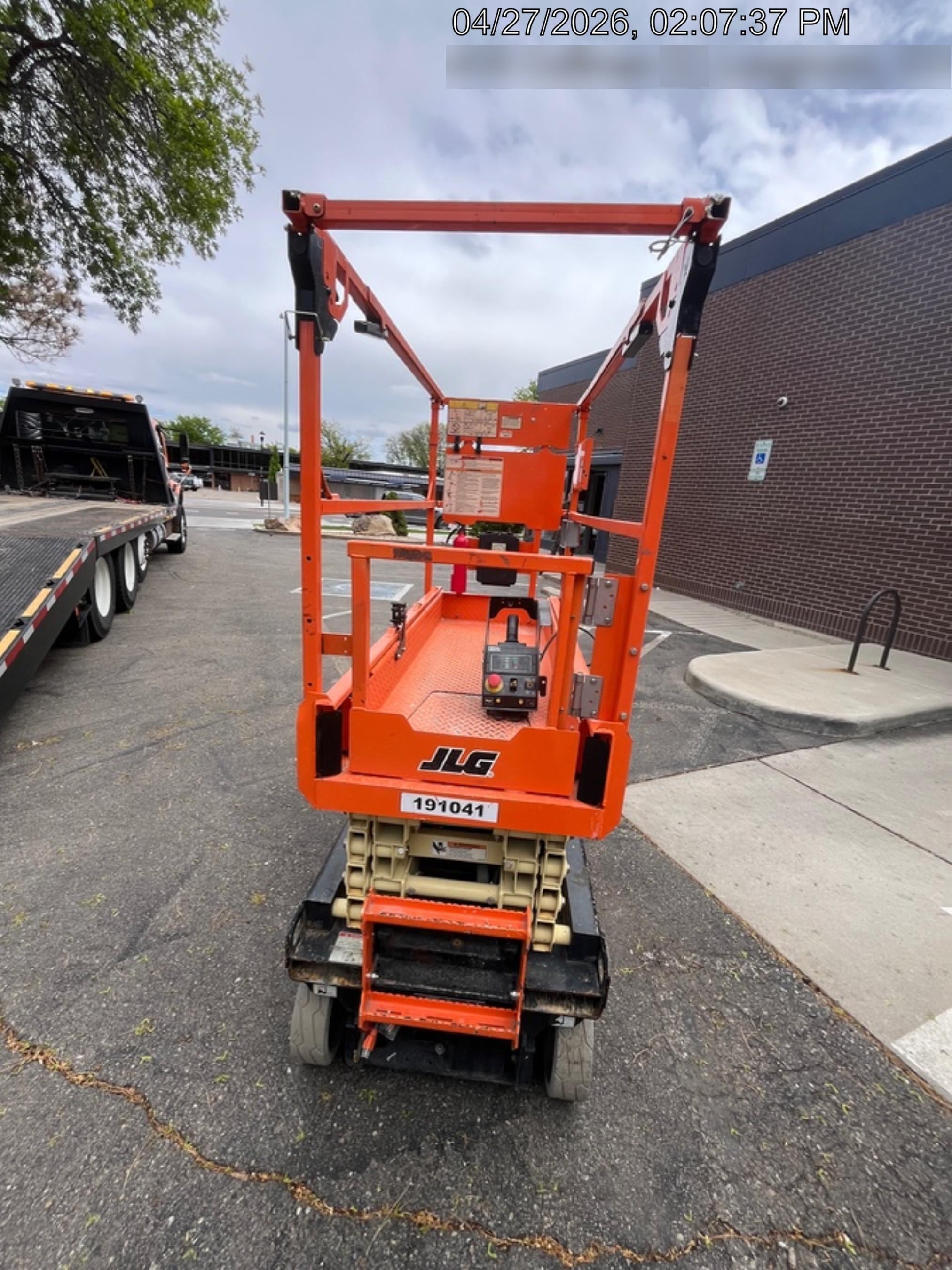 2021 JLG ES1932