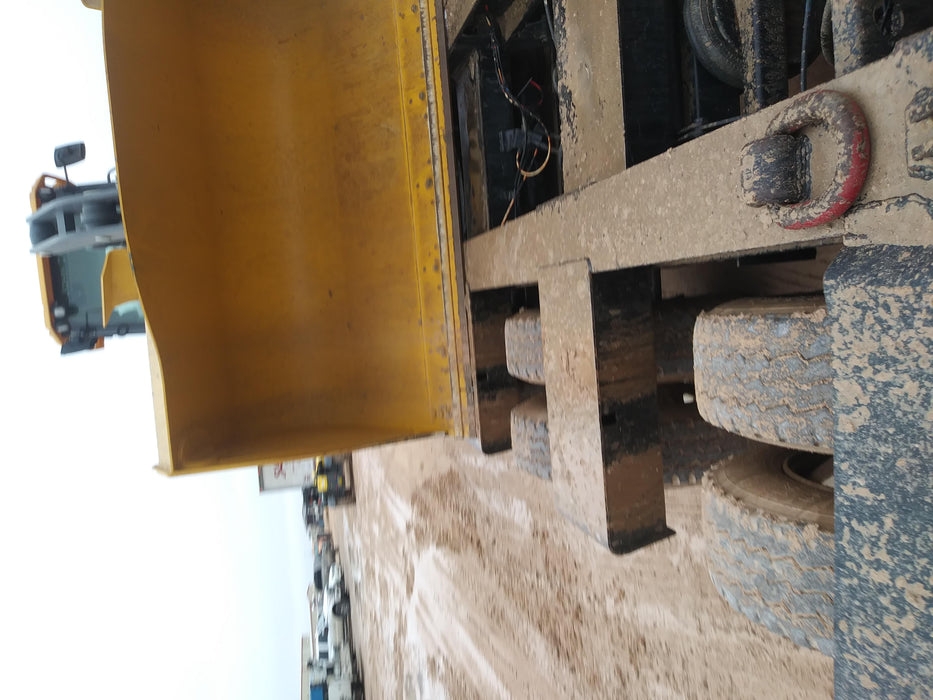 2019 JOHN DEERE 524L