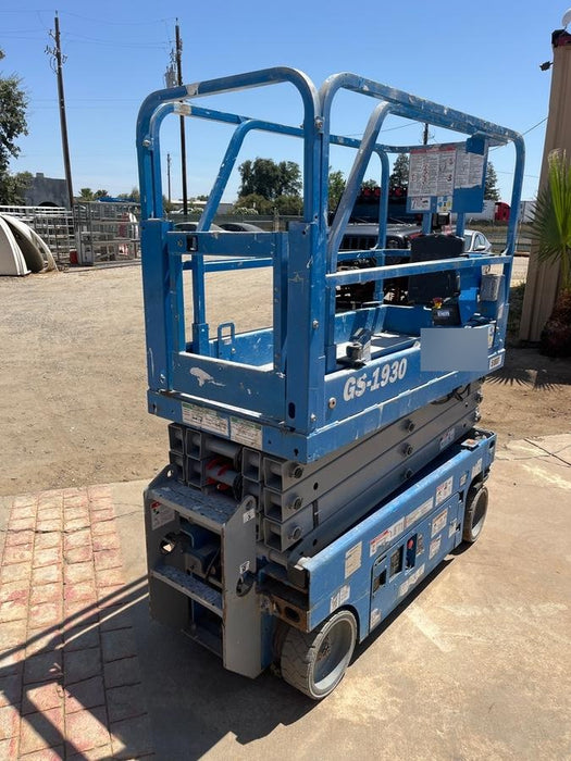 2019 Genie GS-1930 Half Height Swing Gate, 800W Inverter