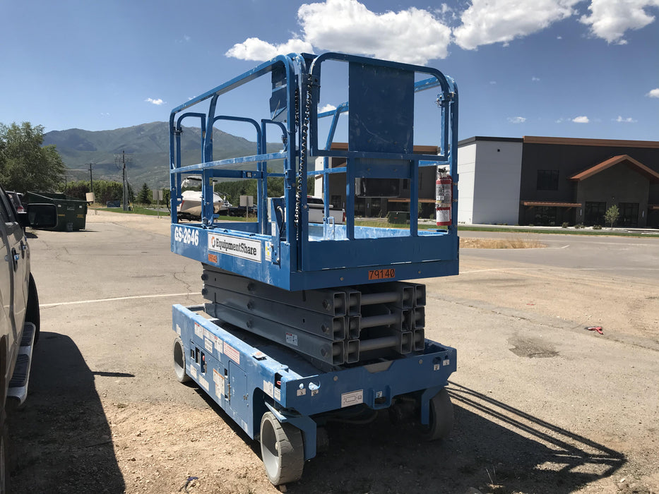 2019 Genie GS-2646 folding rails with full height swing gate