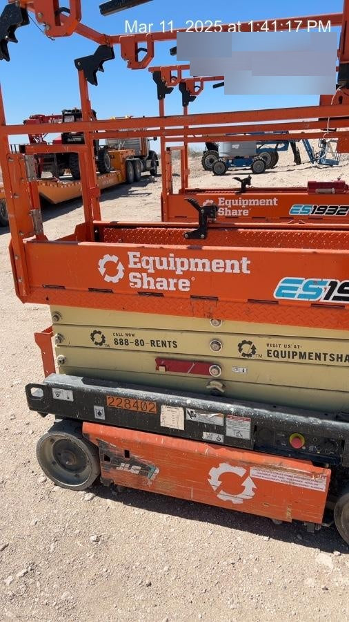2022 JLG ES1932