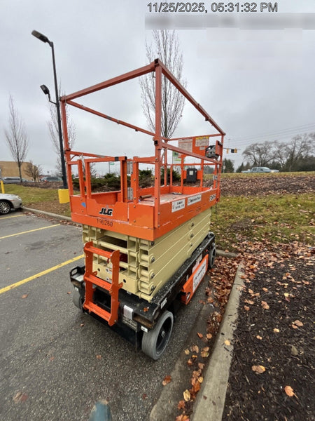 2021 JLG R3246