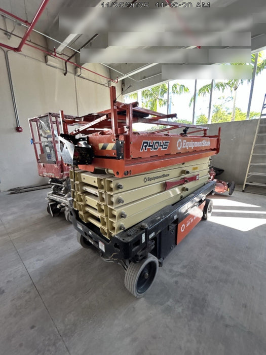 2022 JLG R4045