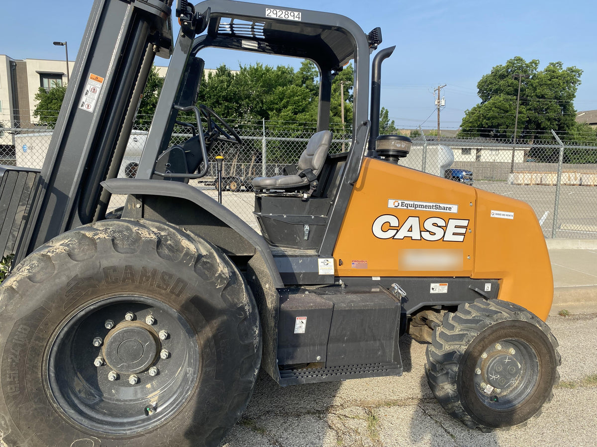 2023 CASE 588H