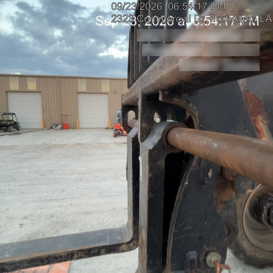 2016 JLG 8042