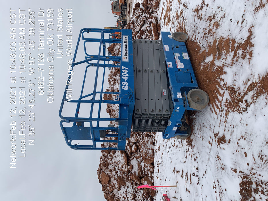 2019 Genie GS-4047 Folding rails with half height swing gate