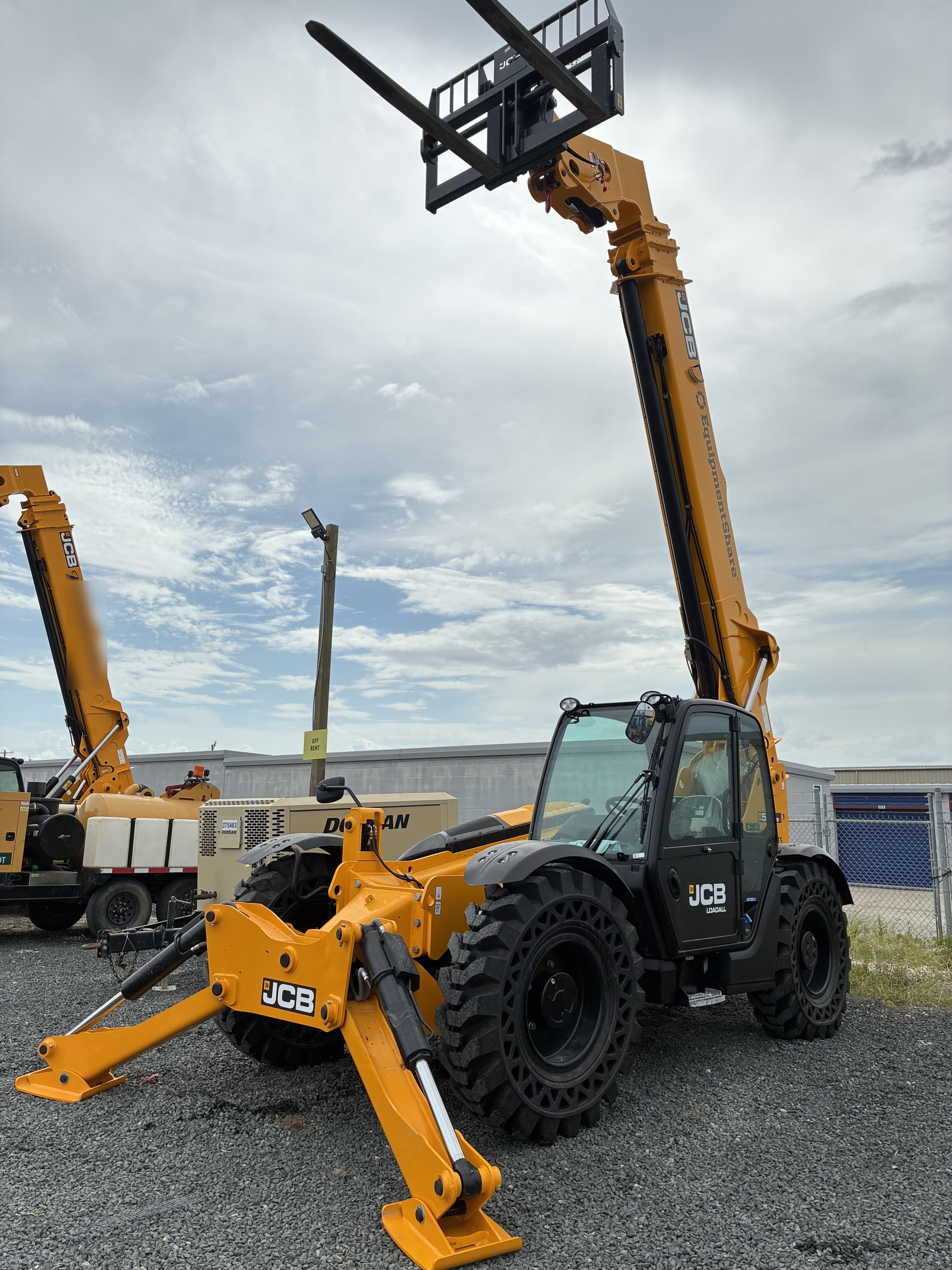 2026 JCB 514-56