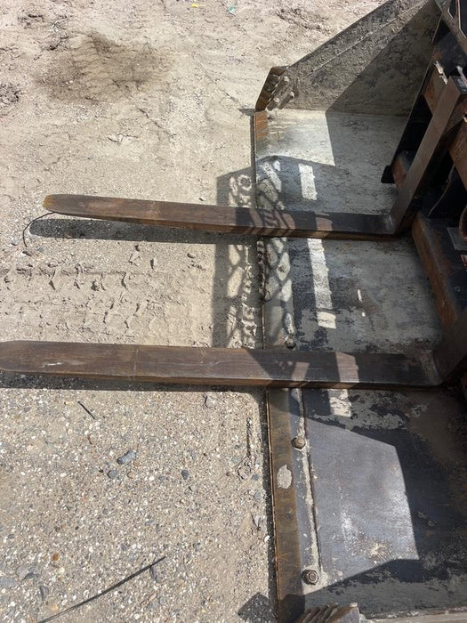 2021 PALADIN 48" Pallet Forks - Paladin
