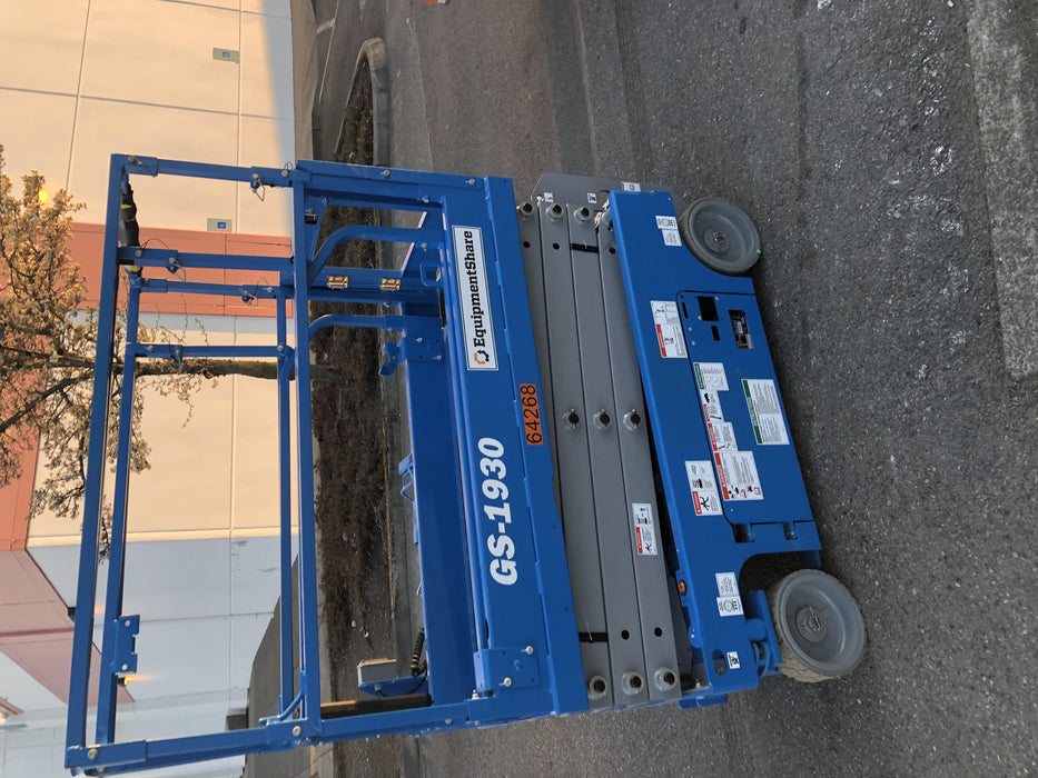2020 Genie GS-1930 Solid Non Marking Tires, Beacon, Folding rails with half height swing gate, 800W Inverter