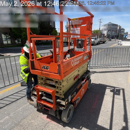 2023 JLG ES1932