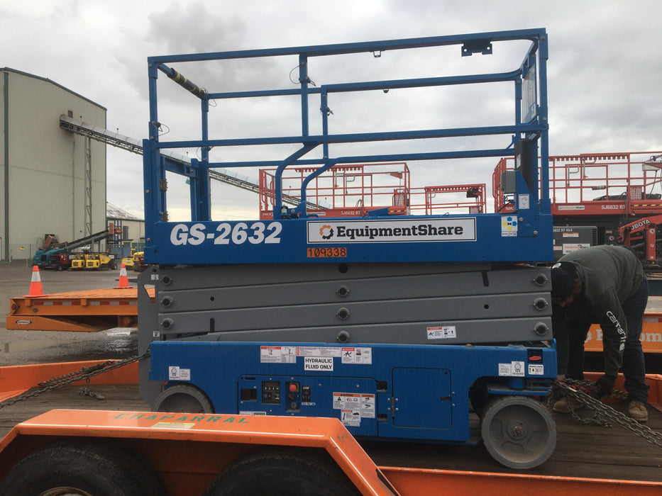 2020 Genie GS-2632 Solid NM Tires, Folding Rails with Half-Height Swing Gate, Beacon