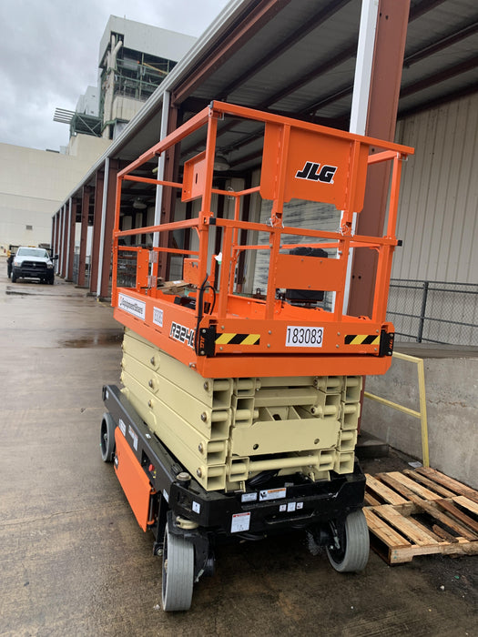 2021 JLG R3246