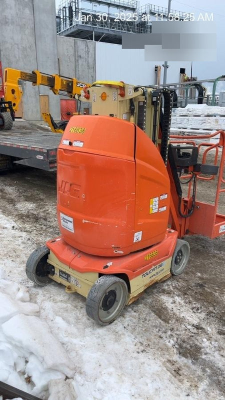 2022 JLG 26E