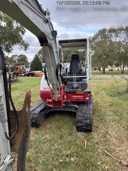2021 TAKEUCHI TB250-2