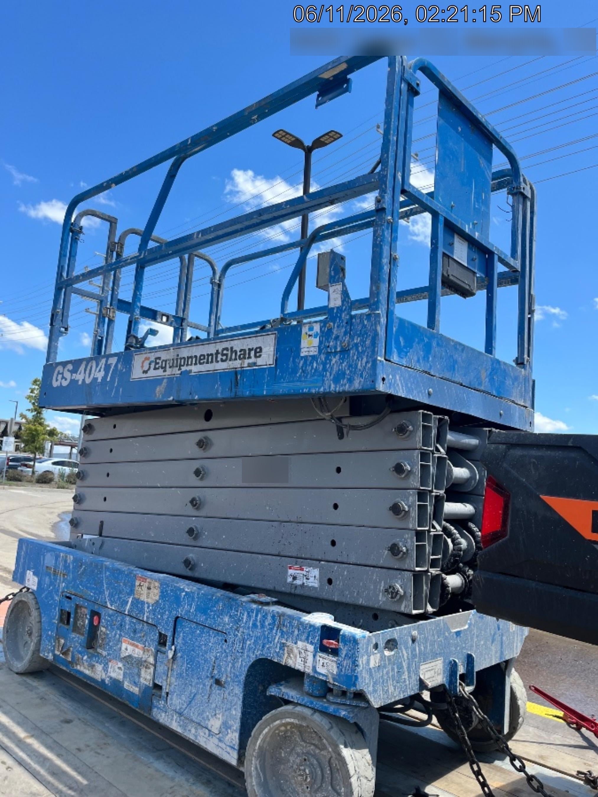 2019 Genie GS-4047 Folding rails with half height swing gate
