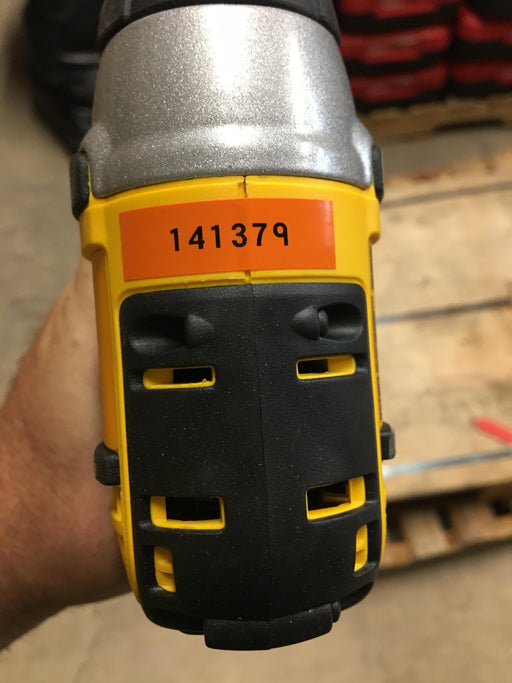 2021 DEWALT DCF883M2