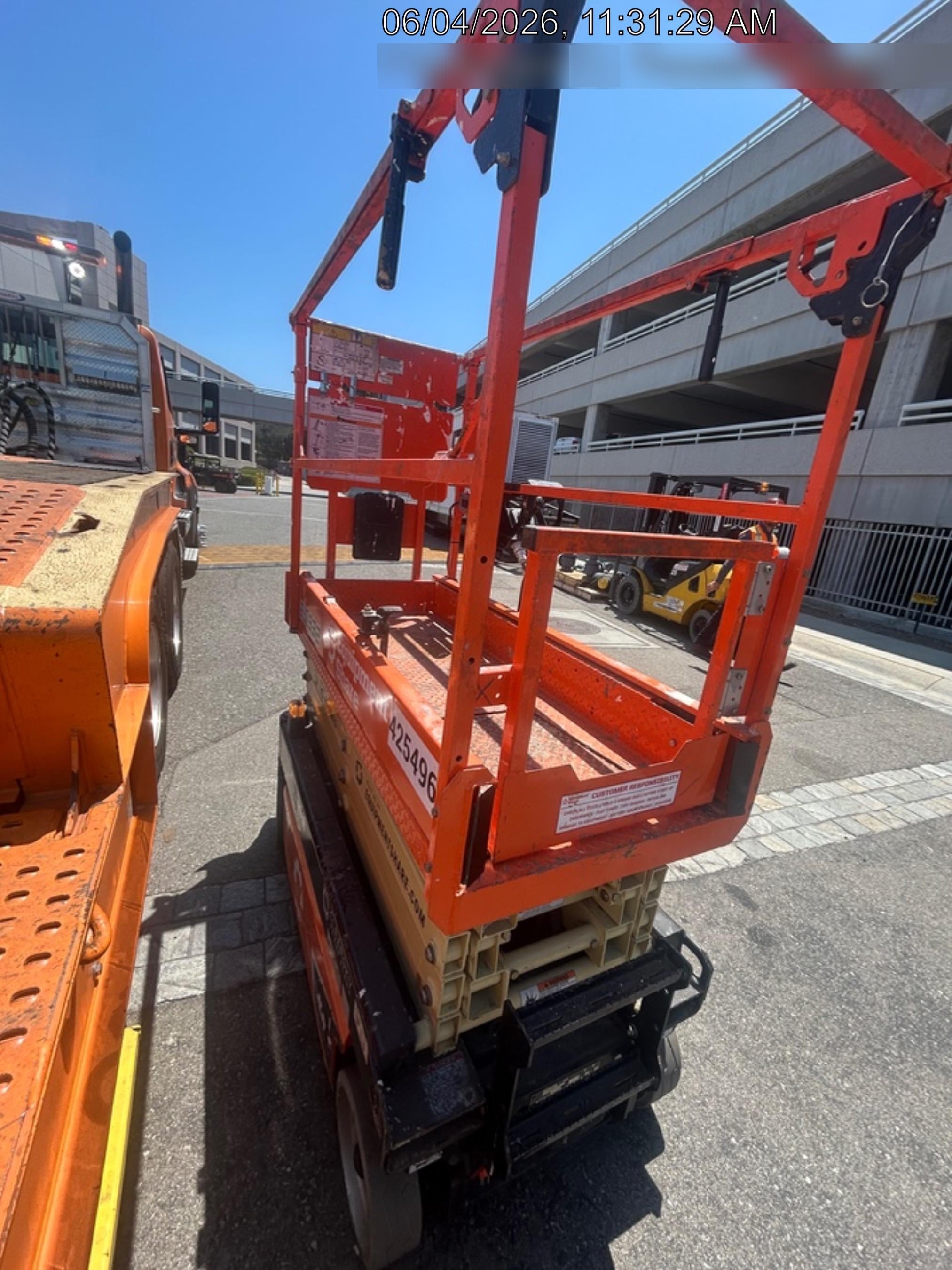 2024 JLG ES1932