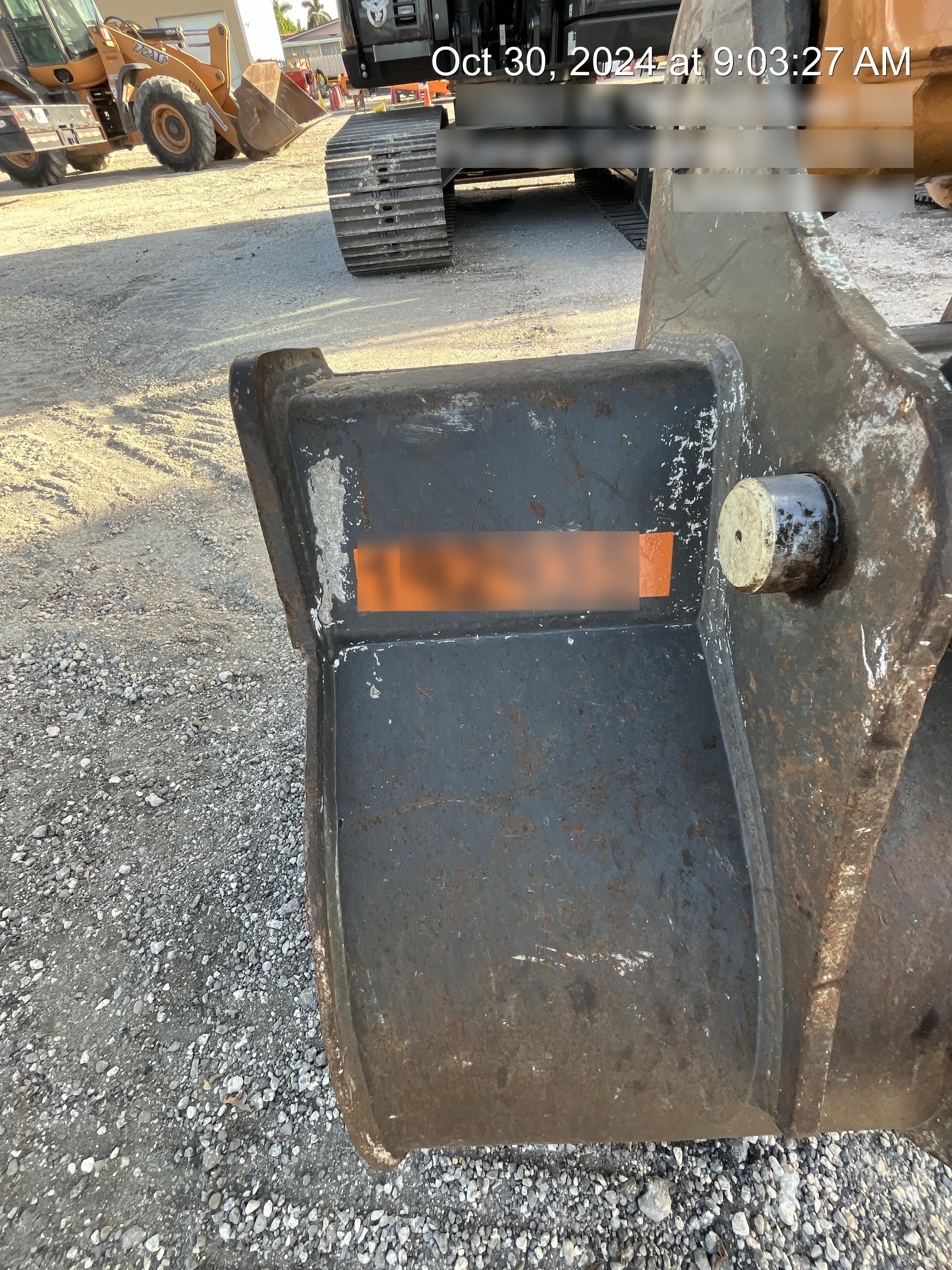 2017 CASE 36" Bucket - Case