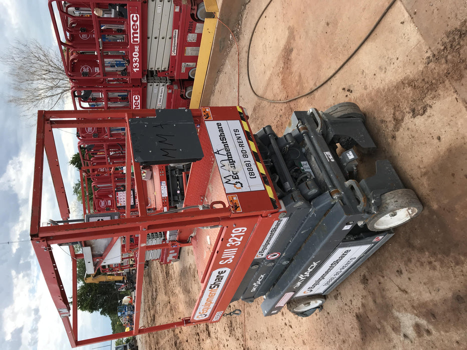 2019 Skyjack SJIII-3219 Solid NM Tires, Half height spring hinged entry gate, Dual Beacons, 800W Inverter