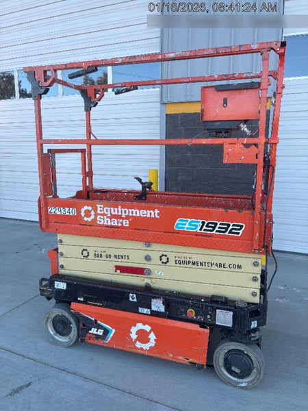 2022 JLG ES1932