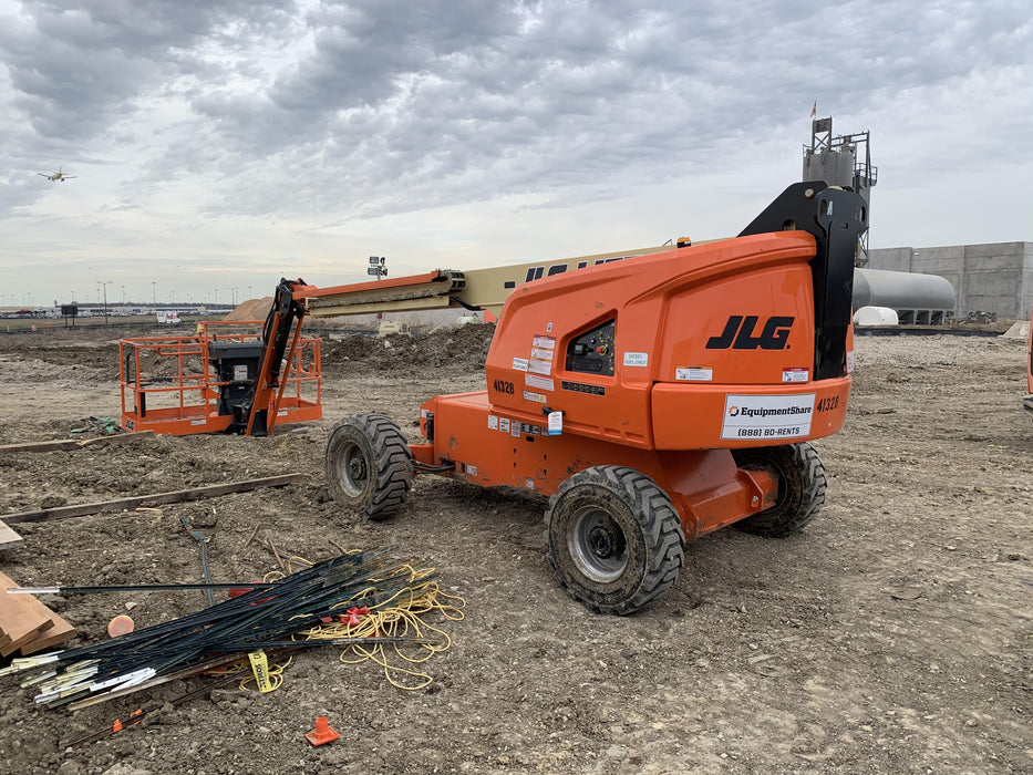 2019 JLG 460SJ
