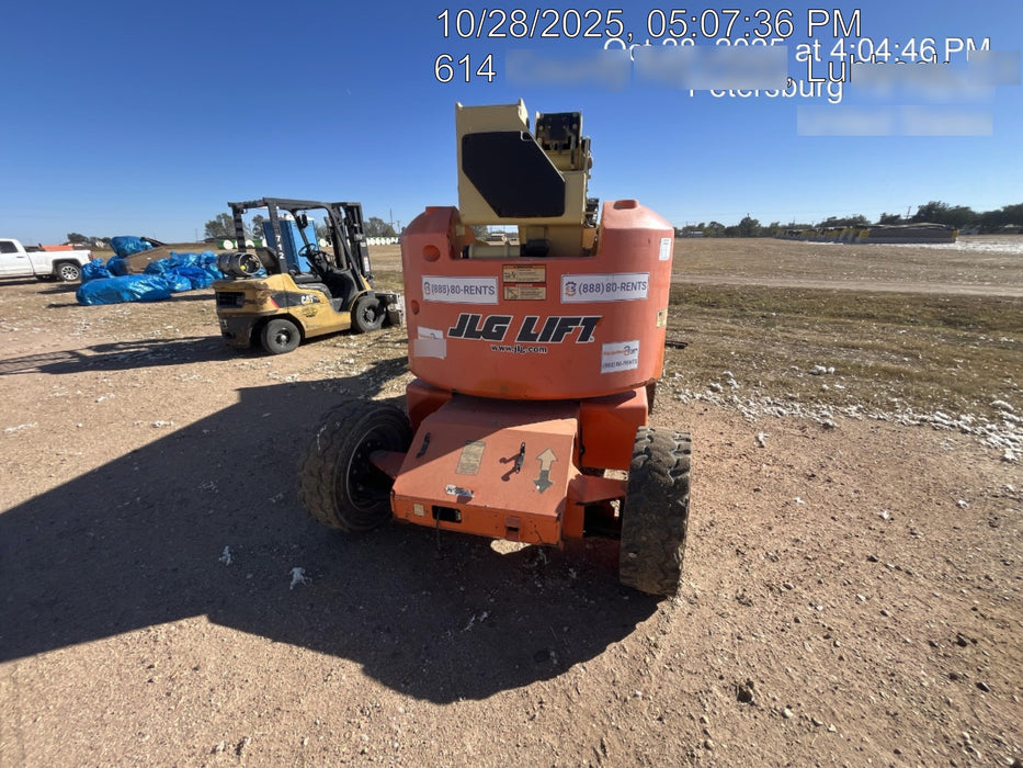 2012 JLG E450AJ