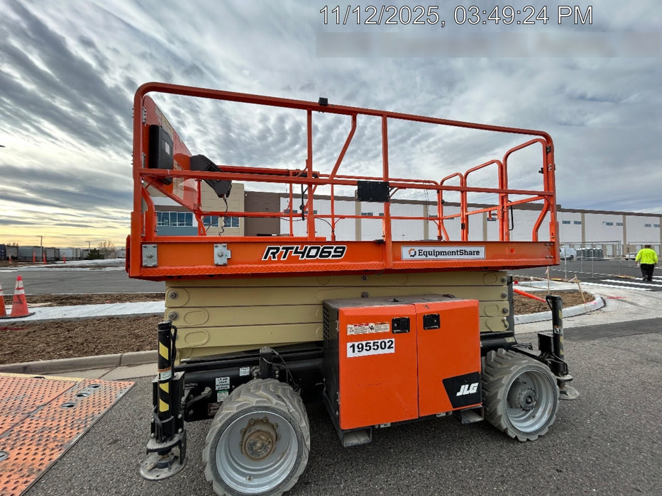 2021 JLG RT4069