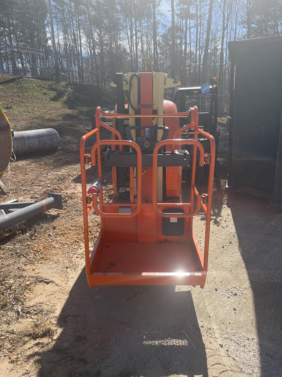 2022 JLG 26E